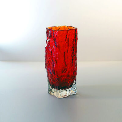 Iittala-tapio-wirkkala-red-ice-bark-crystal-vase