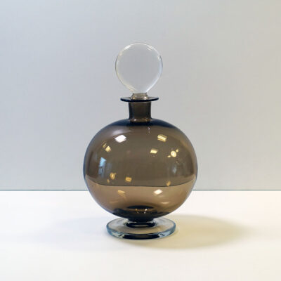 lollipop-stopper-round-gray-blown-glass-decanter