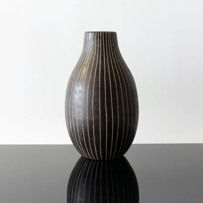 tall-black-white-sgraffito-bulb-shape-vase-2