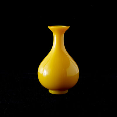 peking-glass-imperial-yellow-pear-vase