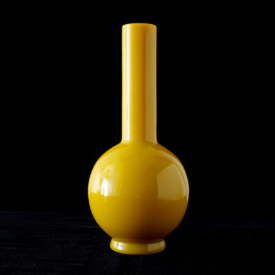 peking-glass-vase-monumental-imperial-yellow