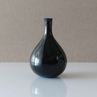 black-ivima-block-cased-glass-vase