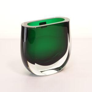 block-smaller-emerald-green-crystal-vase