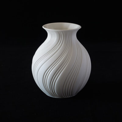 ak-kaiser-stout-swirl-bisque-porcelain-vase