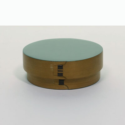 round-lacquer-shaker-style-lidded-box