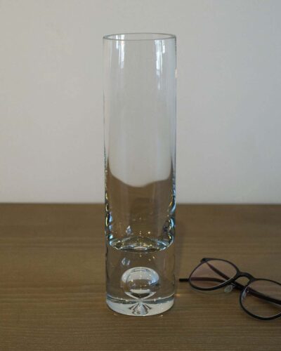 2018-092-Clear-Bud-Vase-with-Controlled-Bubble-in-Base