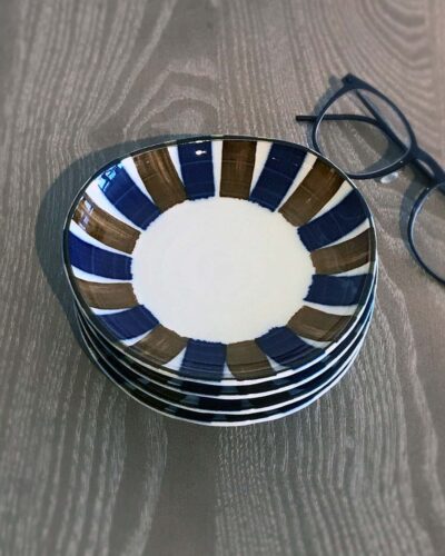 2018-106-japanese-blue-and-brown-stripe-four-plates