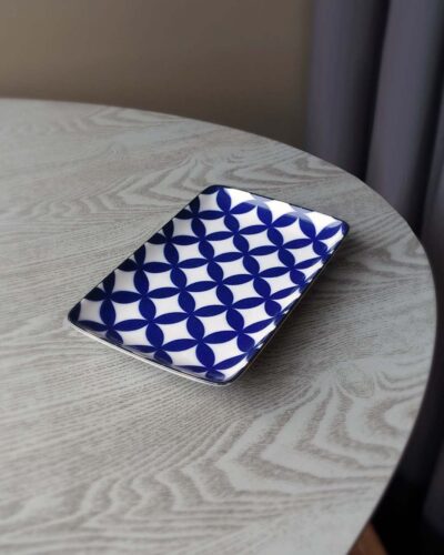 2018-274-blue-and-white-circle-pattern-serving-tray