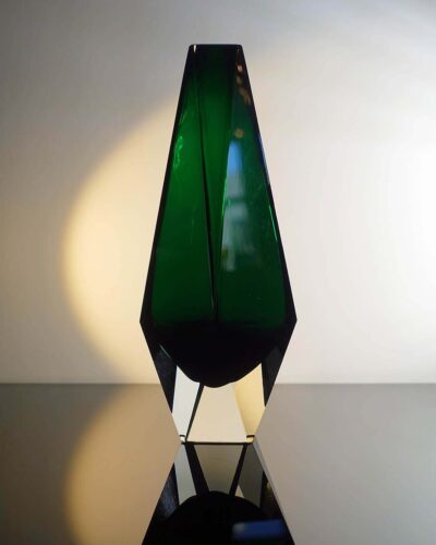 2018-402-dark-green-faceted-block-vase