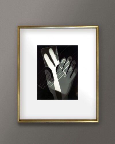 2018-408-moholy-nagy-hands-fotogram-gold-frame