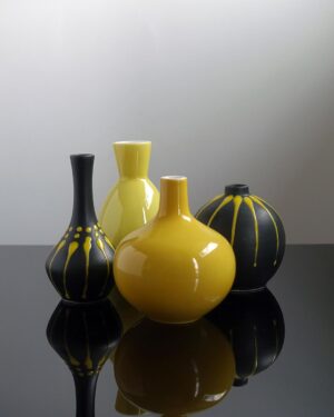 2018-427B-group-of-yellow-bud-vases