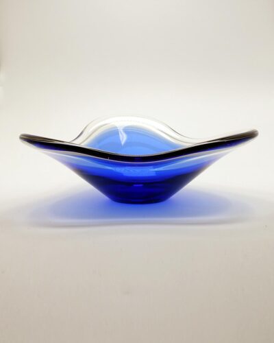 Flygsfors 1952 Coquille Cobalt Blue Glass Bowl