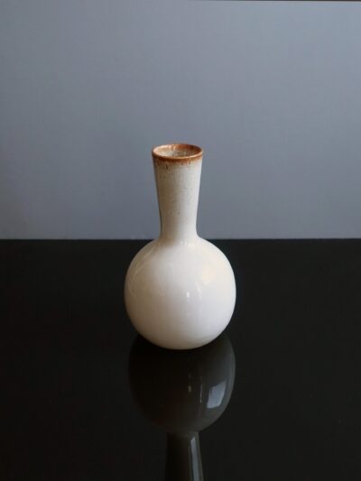 ballard-long-neck-bulbous-pottery-vase