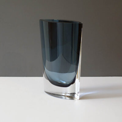 blue-tall-crystal-pocket-vase