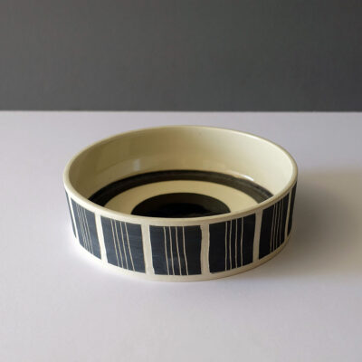 low-flat-striped-black-white-concentric-bowl