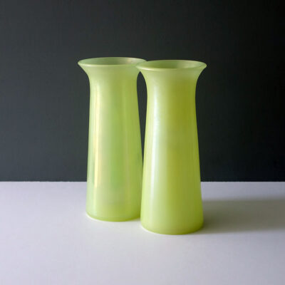 pair-iridescent-yellow-green-flower-vase