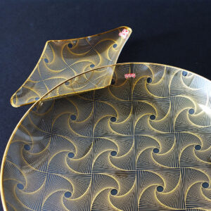 denmark-swirly-op-art-gold-lines-serving-set