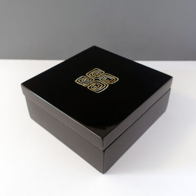 mother-of-pearl-inlay-lacquer-lidded-box