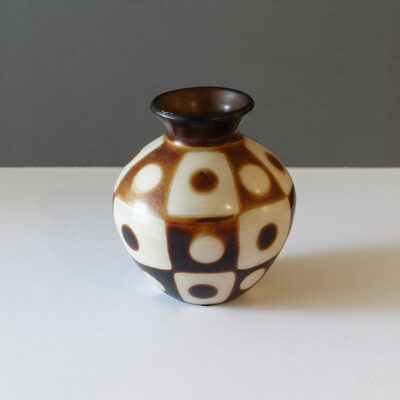 chulucanas-peru-checked-dot-vase-lighter