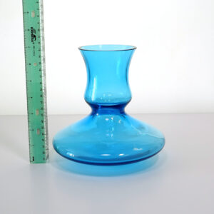 blue-scandinavian-style-decanter-round-bottom