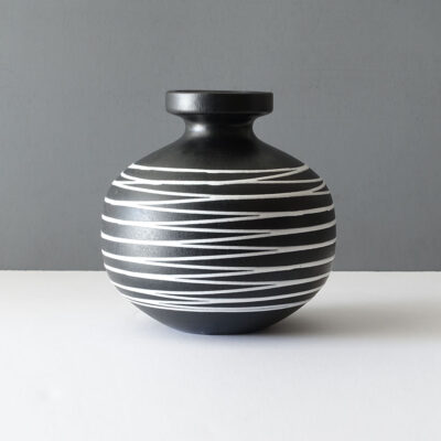 haeger-multidirectional-round-vase-01