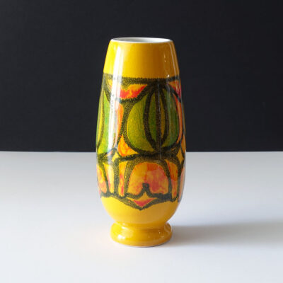 poole-england-delphis-yellow-vase-02