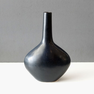 scandinavian-style-dark-blue-bud-vase