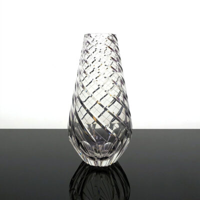 fine-tapered-swirl-clear-cut-crystal-vase