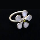 flower-ring-peridot-cabochon