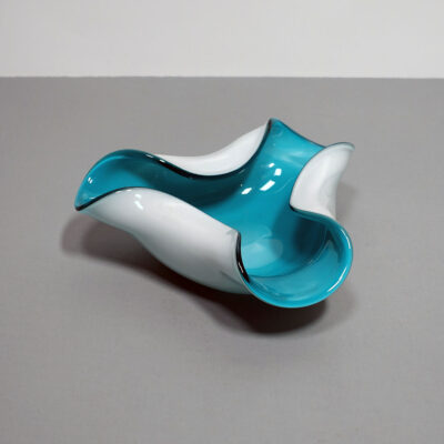 cased-glass-blue-white-cigar-ashtray