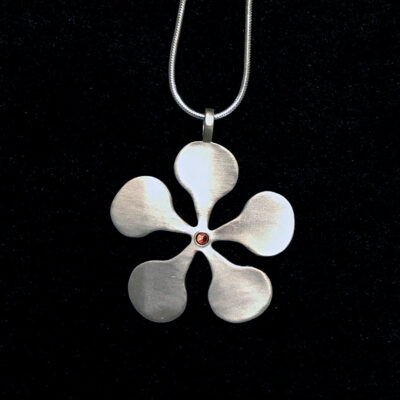 garnet-pendant-flower