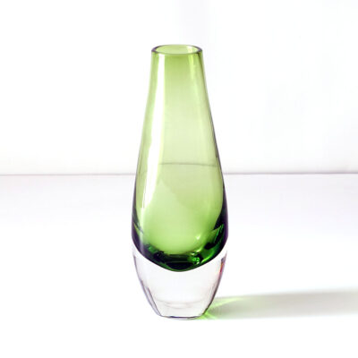 scandinavian-teardrop-sommerso-green-vase