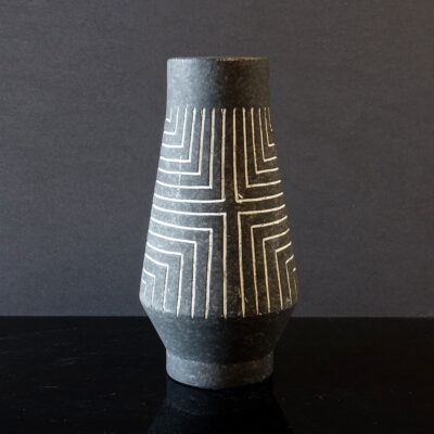 black-white-graphic-stripe-peru-vase