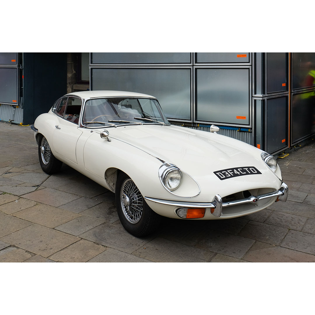 Jaguar_E-Type_series_2_coupé_1968