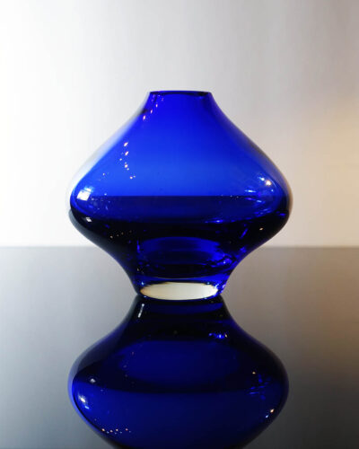 telsey-358-Riihimäen-Lasi-Oy-Riihimäki-cobalt-blue-vase